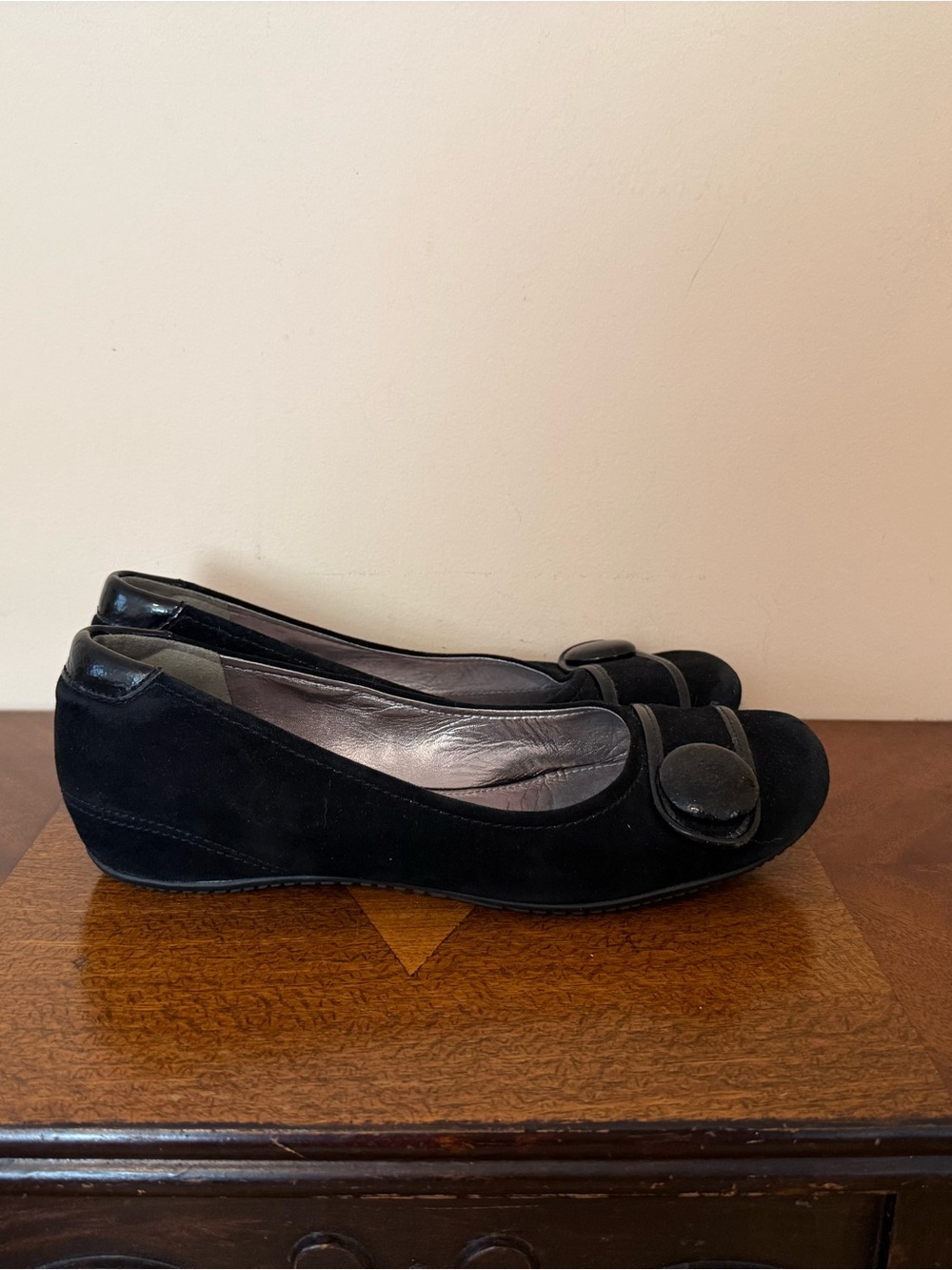 Ecco Black Women's Suede Ballet Wedges  with Decorative Button
